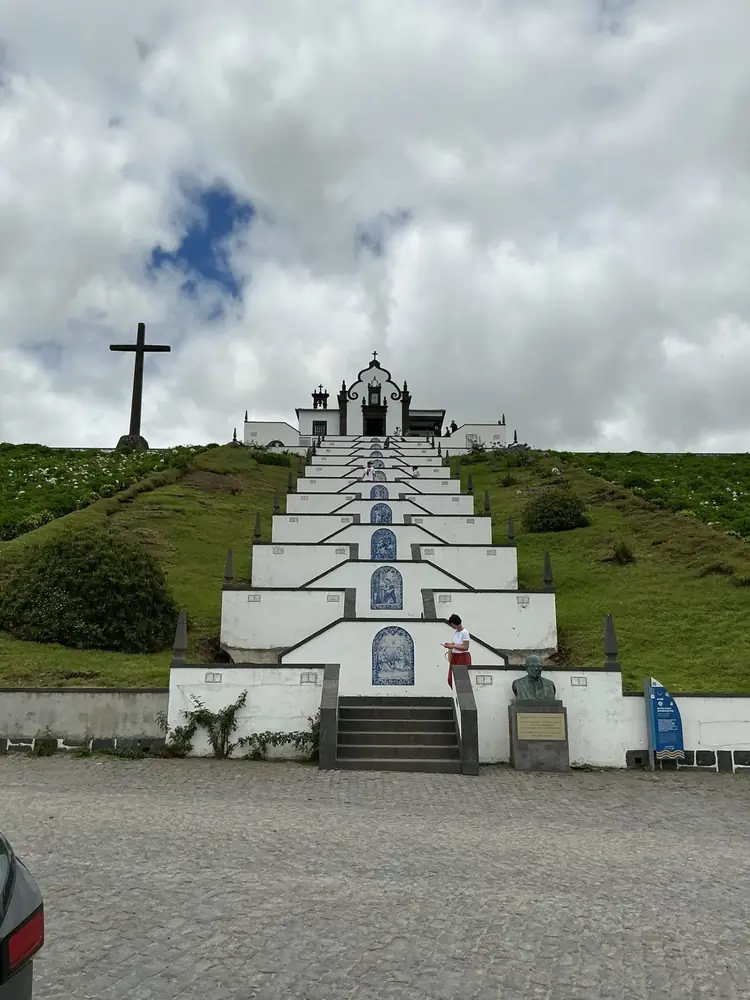 De Ponta Delgada à Povoação